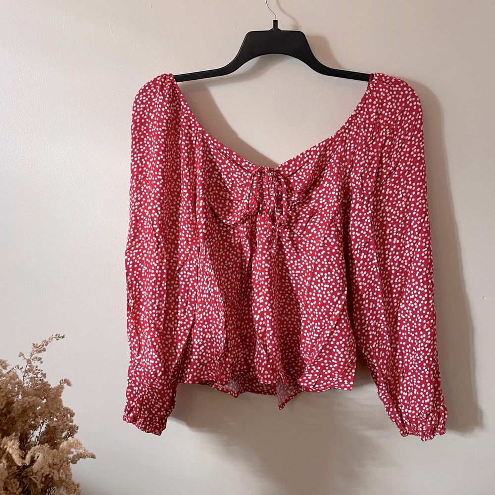Medium Red Top